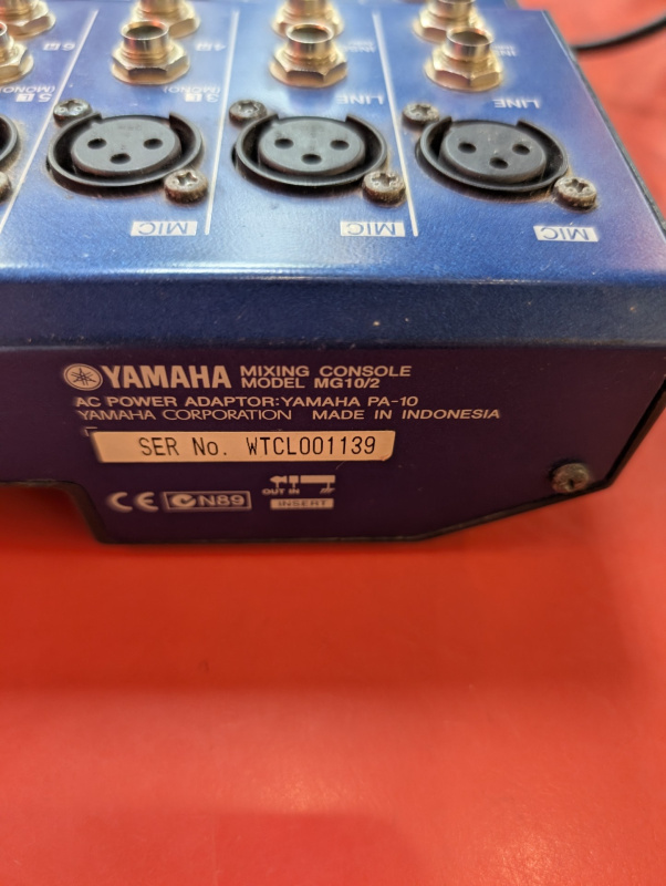 микшер Yamaha mg10