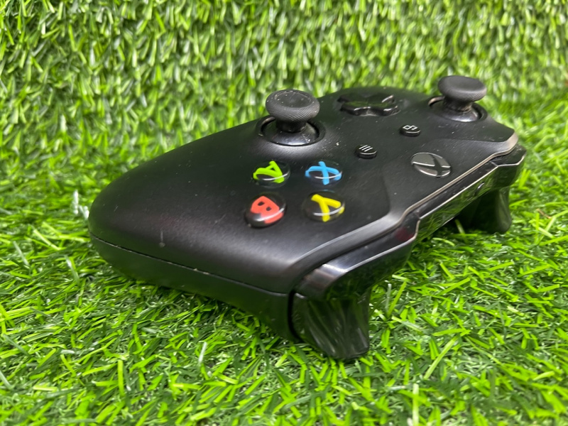 Игровая приставка Xbox one s